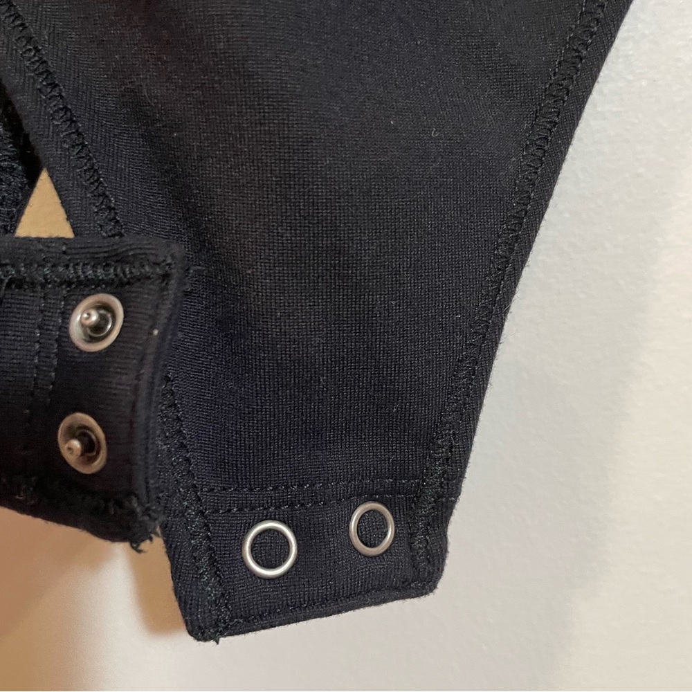 Abercrombie & Fitch Square Neckline Soft Thong Snap Bodysuit Black Size Med EUC - Picture 5 of 7